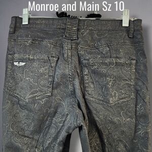 Monroe and Main Women's Junior Sz 10